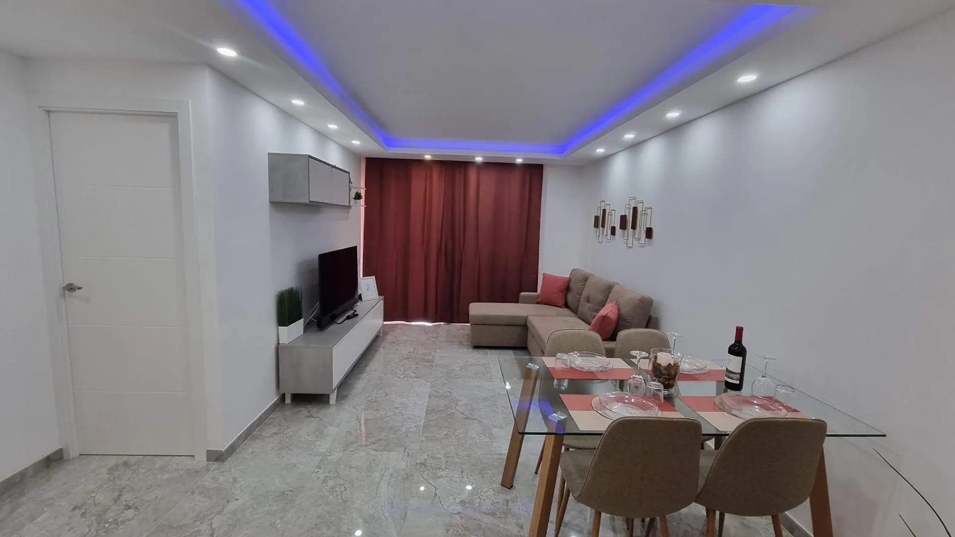 Appartement Two-Bedroom ,Central,Wifi,Sea View Los Cristianos